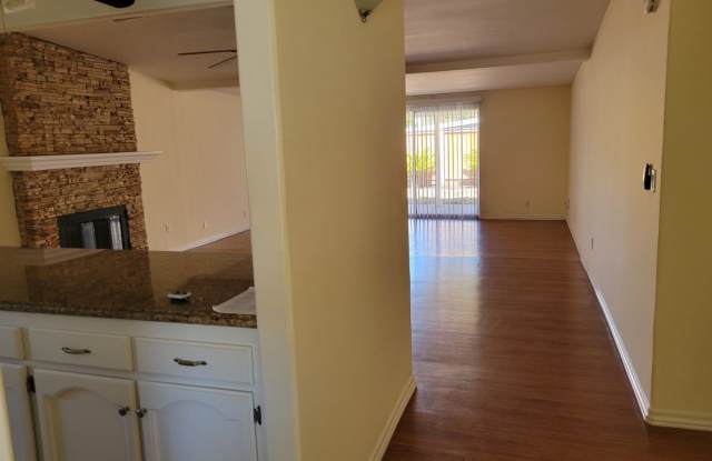 Lovely 3 bedroom home with a separate studio apartment Gallery 4