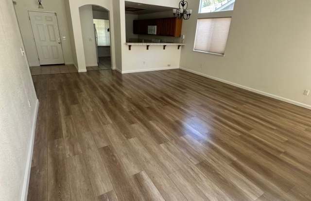 Remodeled 1 story home, 2 weeks free rent Gallery 4