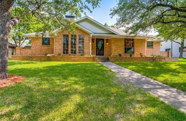 6406 Malcolm Drive Gallery 3