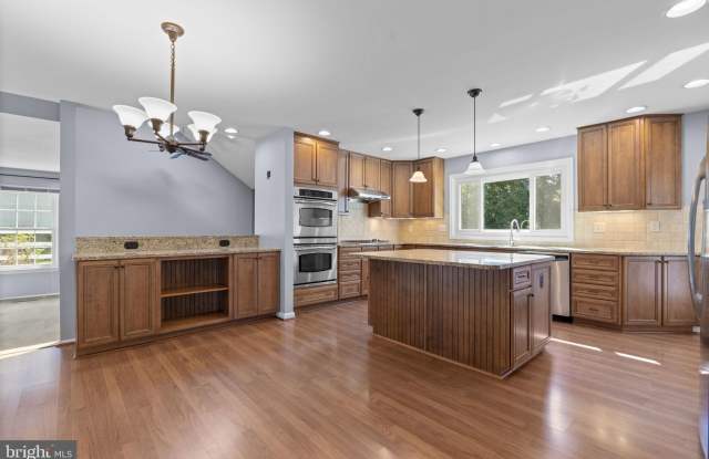 4706 BATES Drive Gallery 4