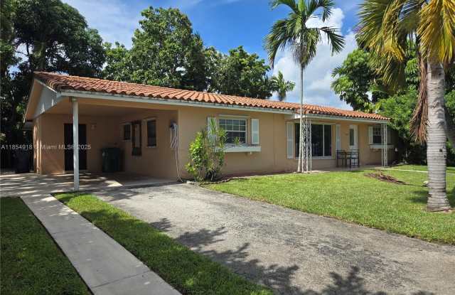 10251 SW 13th St photos photos