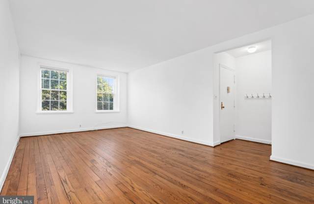 3864 PORTER Street NW Gallery 4