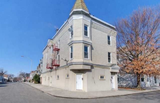 45 N 14th Street 8 photos photos