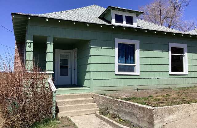Vintage 1910 Home with Hardwood Floors and Fenced Yard photos photos