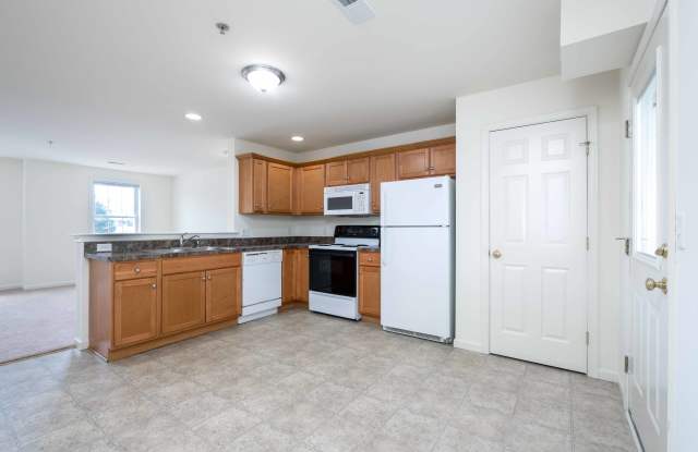 371 College Manor Ave photos photos