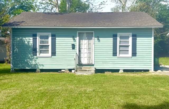 Charming Cottage with Spacious Yard in Lake Charles! - 2512 Hazel Street, Lake Charles, LA 70601 Charming Cottage with Spacious Yard in Lake Charles! - 2512 Hazel Street, Lake Charles, LA 70601