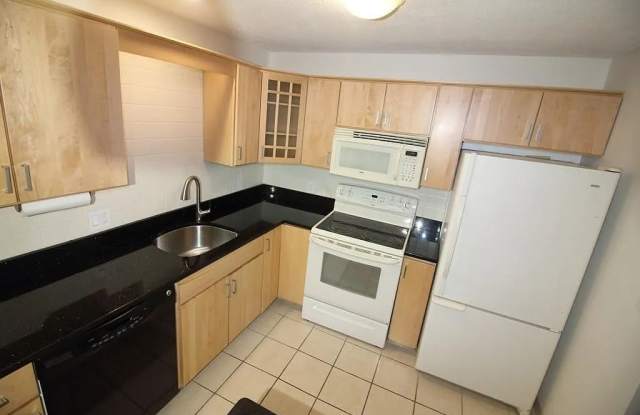 1029 Pleasant St photos photos