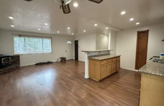 2100 Zermatt Dr photos photos