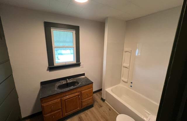 3303 Claremont Avenue - 2 Gallery 3