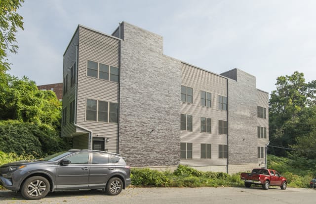 641 Green Lane - 641 Green Lane, Philadelphia, PA 19128