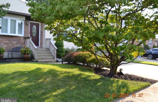 837 TURF VALLEY Drive Gallery 2
