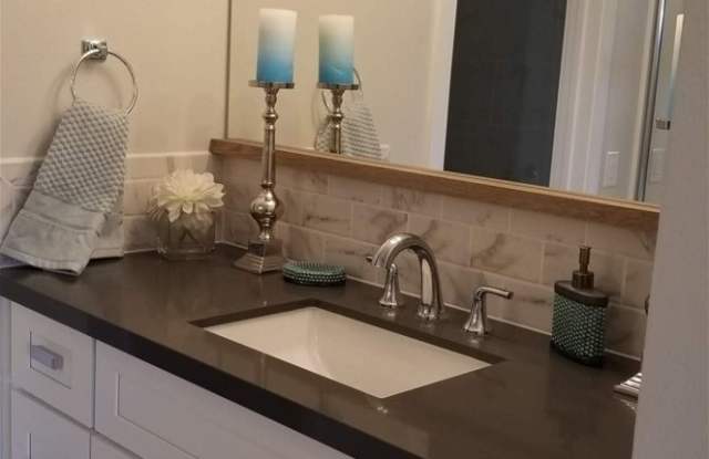 2381 Via Mariposa W Gallery 4