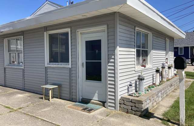 101 E Cresse Ave Ave - 101 East Cresse Avenue, Wildwood, NJ 08260