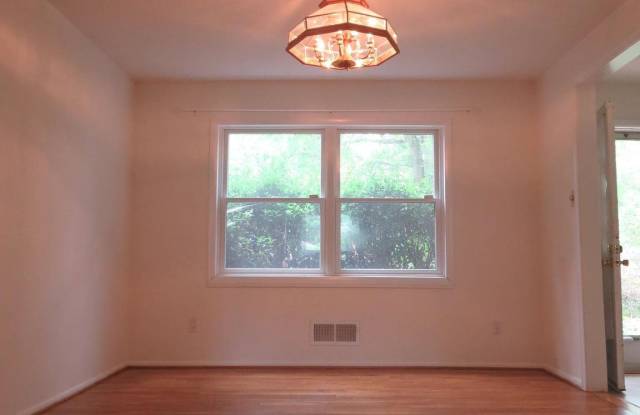8713 RAYBURN ROAD Gallery 4