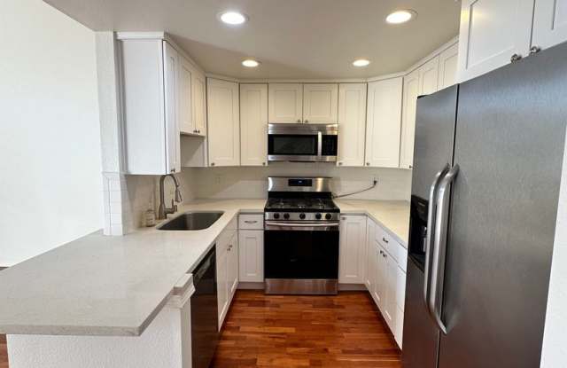 1 Bedroom + Loft Condo for Lease located in Irvine - 10 Alicante Aisle, Irvine, CA 92614
