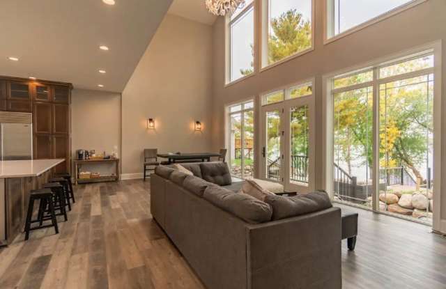 373 Acacia Way Gallery 2
