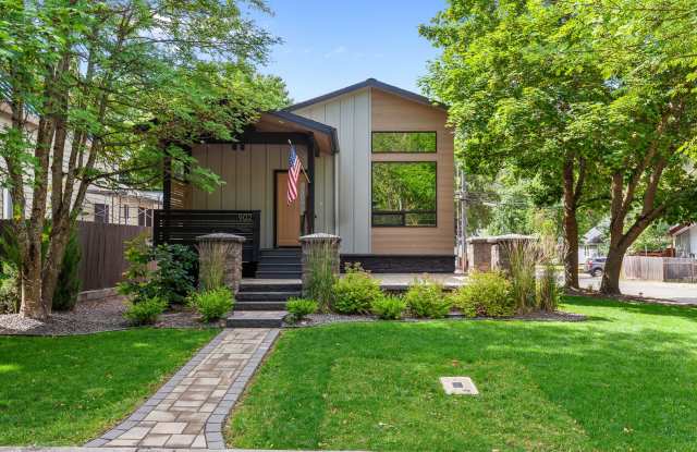 Beautiful home down town CDA photos photos