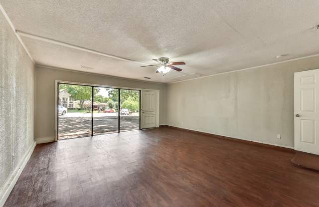 4557 Lynnacre Circle Gallery 4