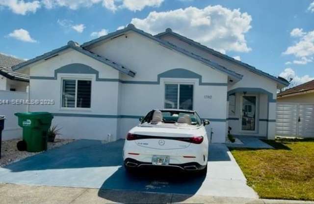 17913 SW 145th Ave - 17913 Southwest 145th Avenue, Richmond West, FL 33177