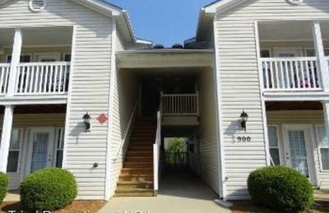 905-2C Hanahan Ct - 905 Hanahan Ct, Greensboro, NC 27409