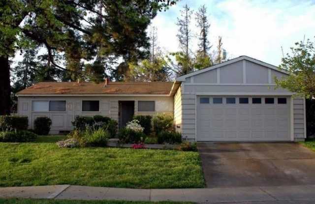 19960 Pear Tree LN Gallery 1