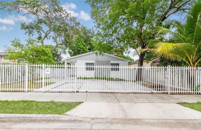 4727 NW 5th Ave photos photos