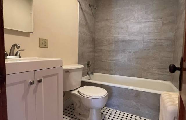 4 Bedroom House for Rent in Burlington, VT | South End | Large Eat-In Kitchen | June 2027 photos photos