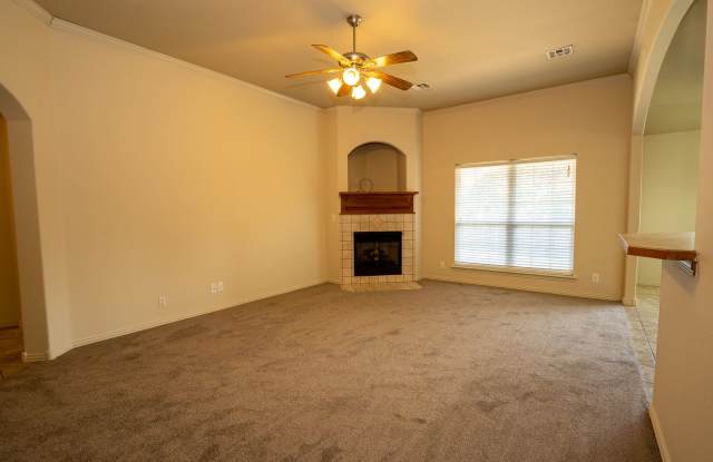 Stunning 3 Bed 2 Bath In Quiet Neighborhood Gallery 4
