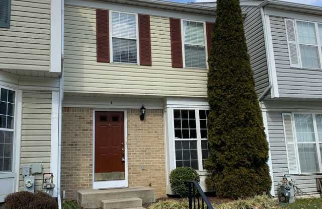Beautiful 3bd 2.5bth Townhouse In Sought After Reisterstown! Gallery 3