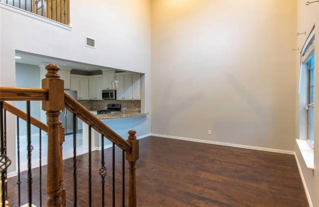 668 S Greenville Avenue Gallery 4
