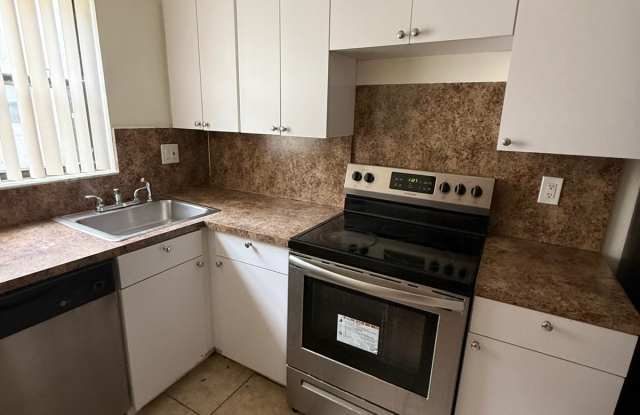 2444 NW 52 Ave photos photos