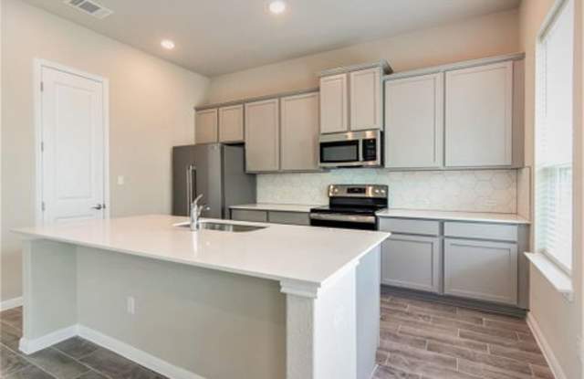 1015 Vista View Drive Gallery 3