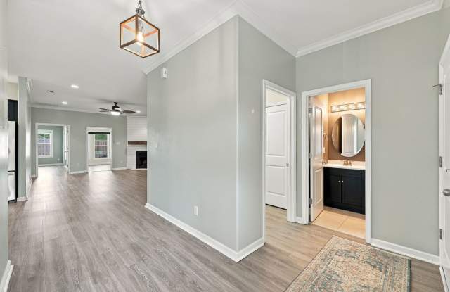 The Landing at Mill Creek "LARGE Heated and Cooled SUNROOM" Gallery 4