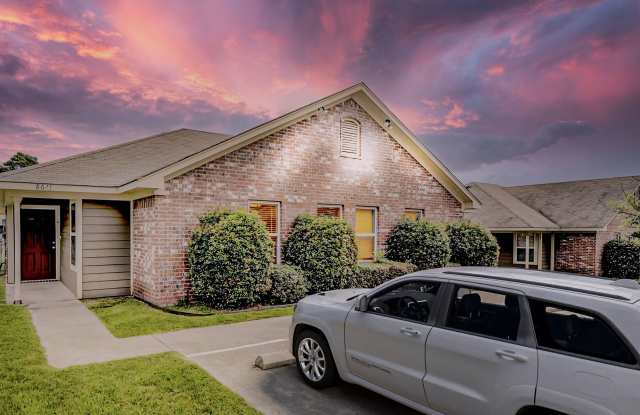 3 Bedroom 2 Bath Duplex at Mansion Creek in Tyler! Chapel Hill ISD! photos photos