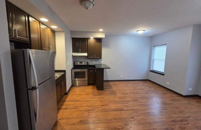 7834 South Ellis Ave., Gallery 1