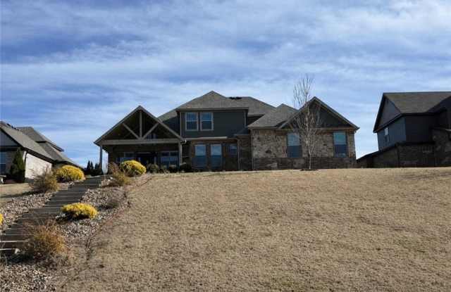 2202  NE Steinbeck  DR photos photos