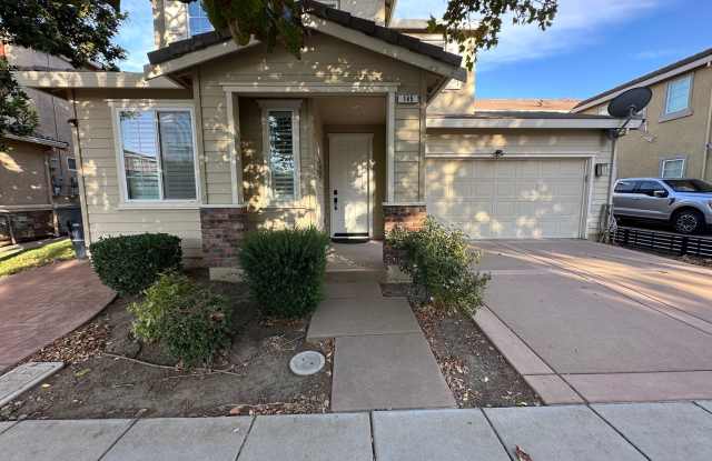 Beautiful 4 Bedroom, 3 Full Bath W/ Office / Best Property Management photos photos