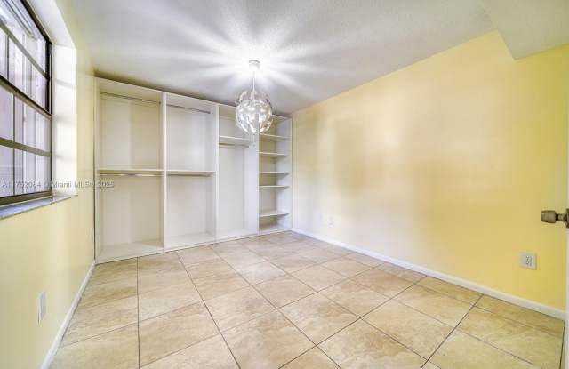 800 Independence Dr photos photos