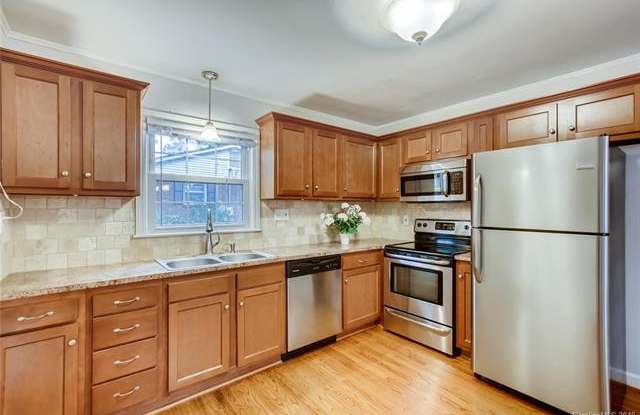 2408 Markham Court Gallery 3