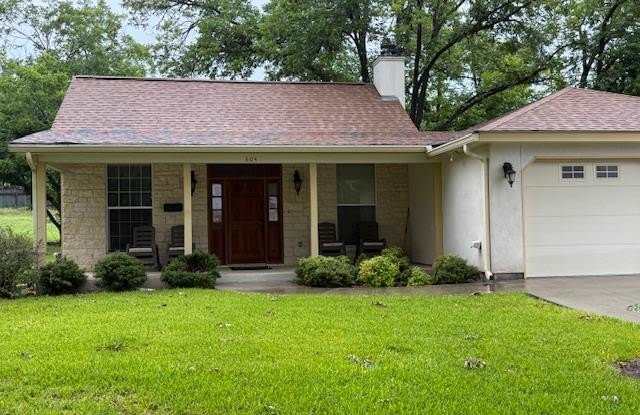 604 San Antonio St photos photos