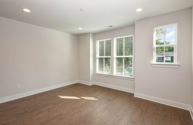 2319 Rozzelles Ferry Road Gallery 4