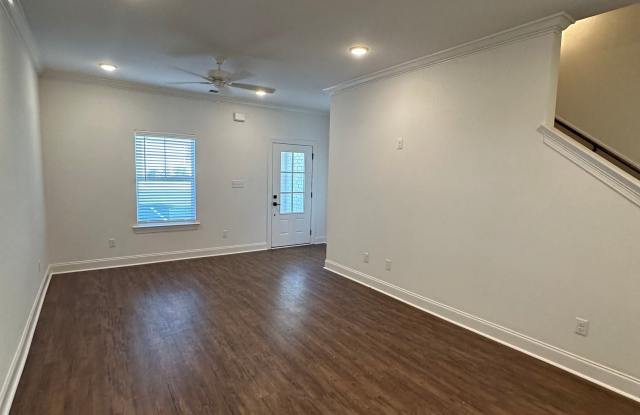 671 Cottage Grove Circle - 1 Gallery 3
