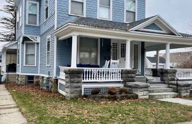 268 Guy Park Avenue photos photos