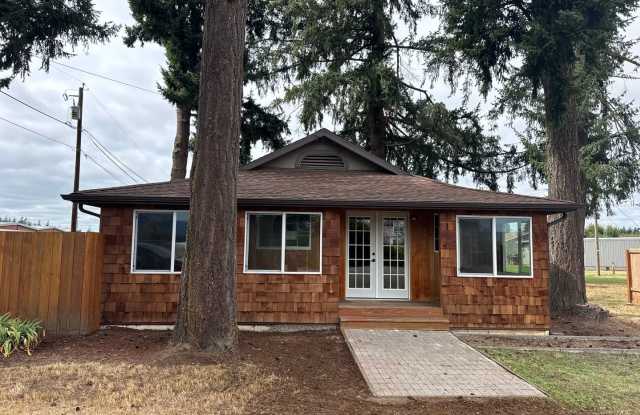 Unique 1 bed/1bath home with tons of character! Gallery 1