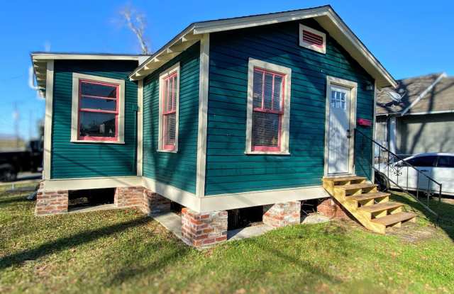 *Move-in Special* Sign a lease now and receive a FREE 40” Smart TV upon move-in! (While supplies last) - 501 Pryce Street, Lake Charles, LA 70601 *Move-in Special* Sign a lease now and receive a FREE 40” Smart TV upon move-in! (While supplies last) - 501 Pryce Street, Lake Charles, LA 70601