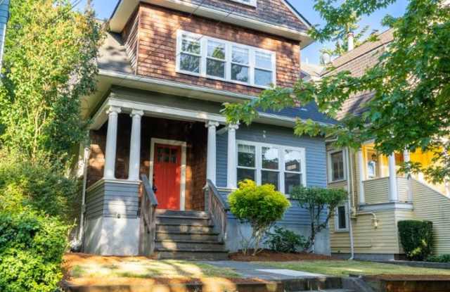 3Bd/2.75Ba Seattle House photos photos