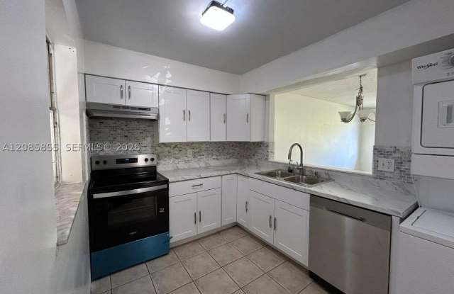 7503 NW 44th Ct Gallery 1