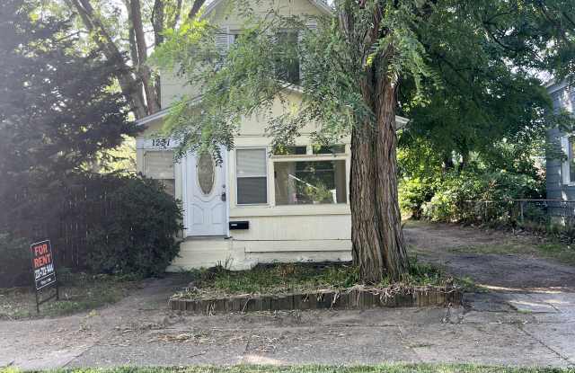 1231 E Forest Ave photos photos
