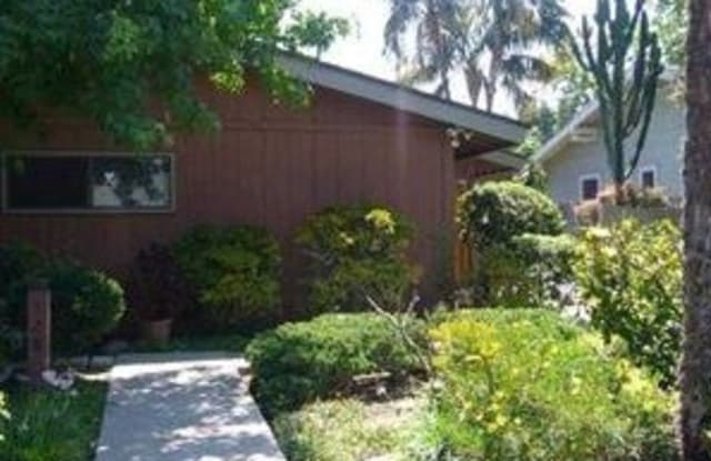 128 N Lincoln Avenue - 128 North Lincoln Avenue, Fullerton, CA 92831