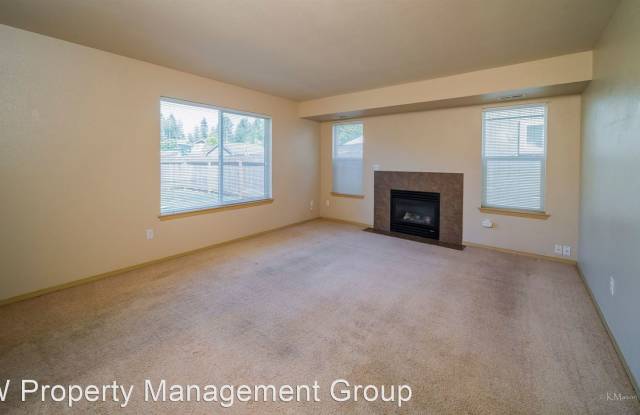 4913 104th PL NE Gallery 4